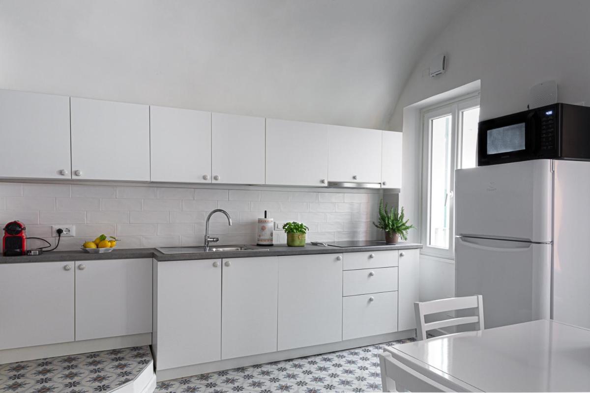 Insapria, Caressa De Mae Apartment Bordighera Exterior photo